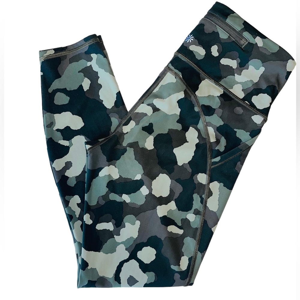 ATHLETA LIGHTING 7/8 THIGH LEGGING SUPERSONIC GREEN CAMO SIZE SMALL